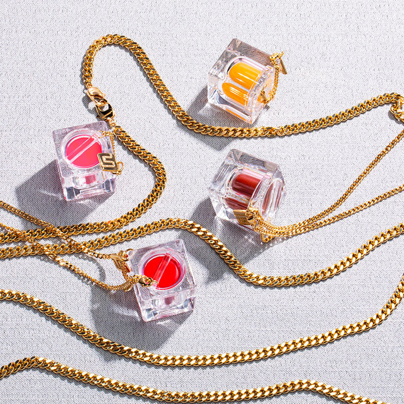 FancyCube Chain gold hand chain wearable makeup accessory